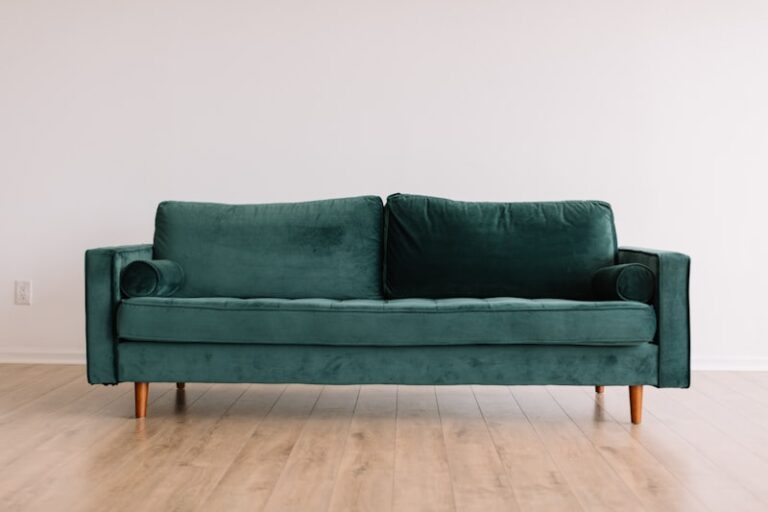 The Ultimate Guide to Choosing the Right Sofa for Your Home